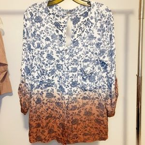 Gimmicks by BKE Floral Print Dip Dye Peasant Top M